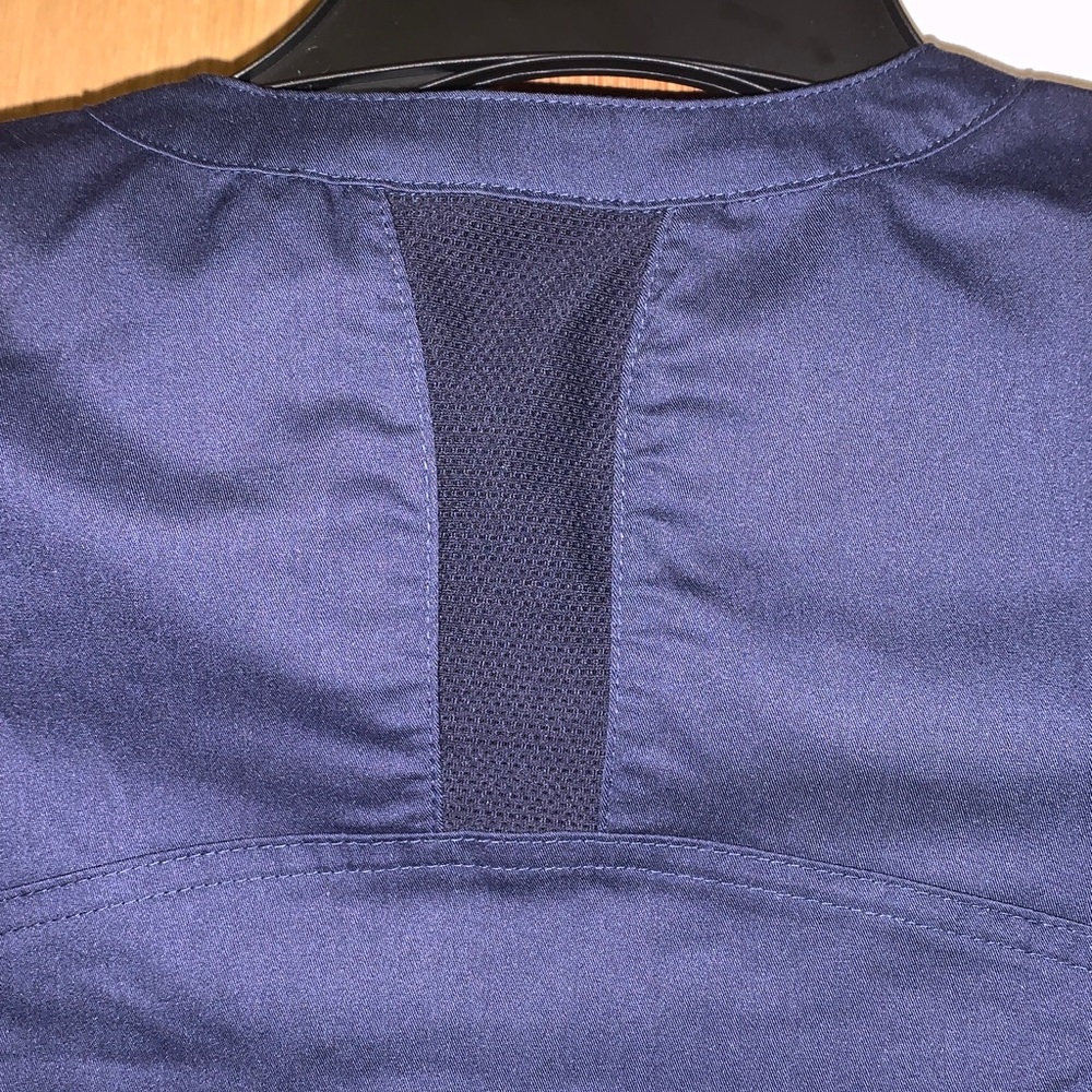 EON By maevn Scrub Top - Picture 5 of 6
